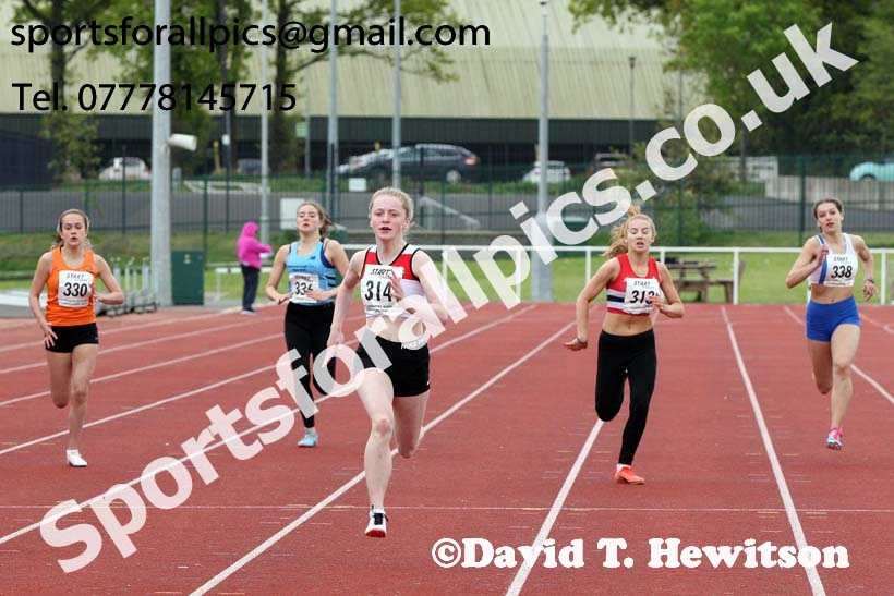 Girls under-15s 200 metres, 2019 North Eastern Track and Field Champs., Middlesbrough. Photo:  David T. Hewitson/Sports for All Pics